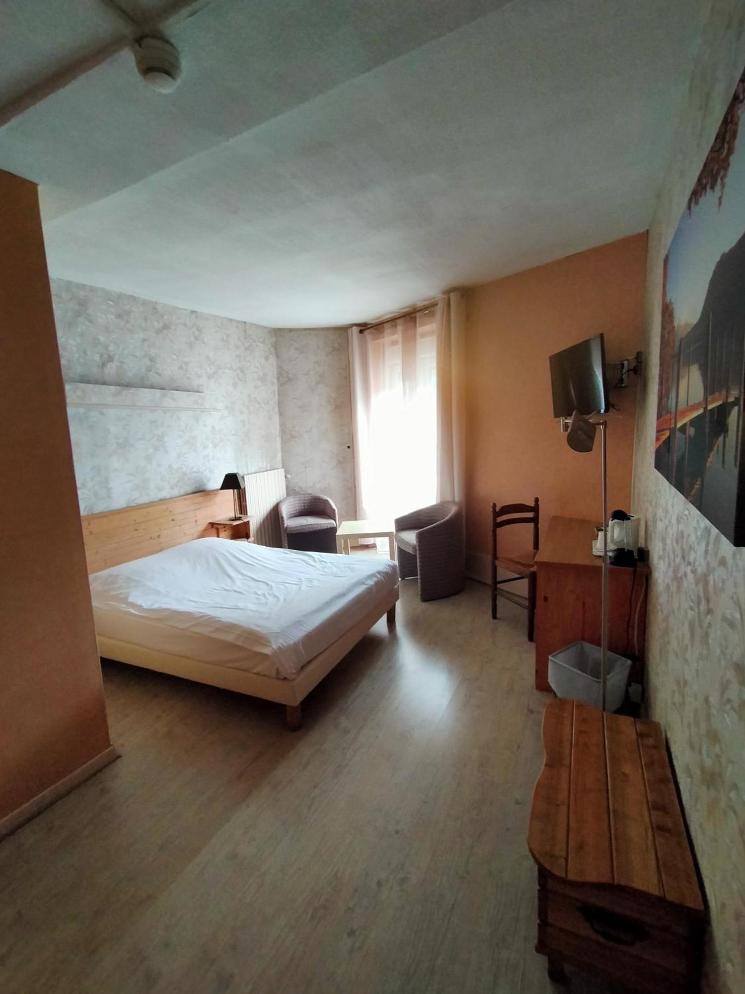 Hotel Les Alpes Allevard Habitación foto